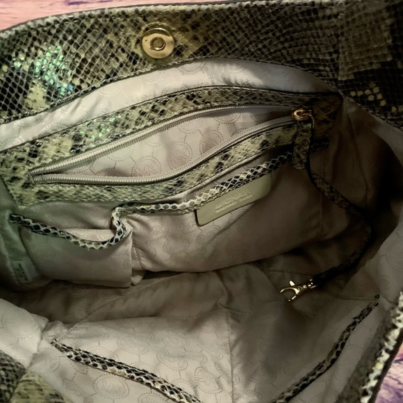 Michael Kors Hobo bag in snake skin - Picture 3 of 3